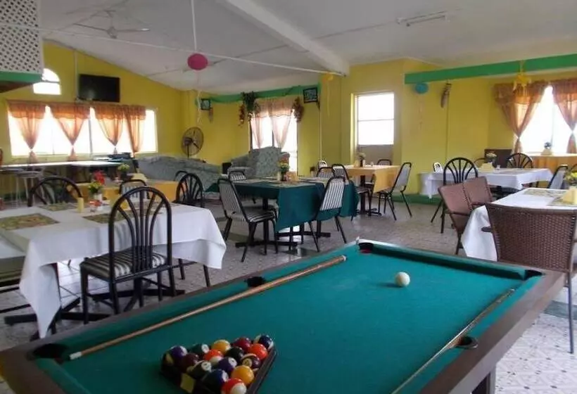 هتل Bay Hill Apartments