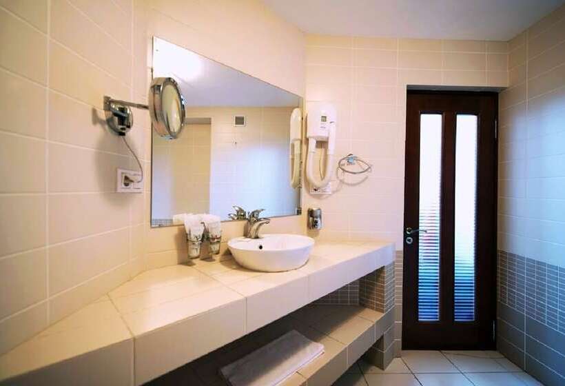 בית מלון כפרי Crystal Palace