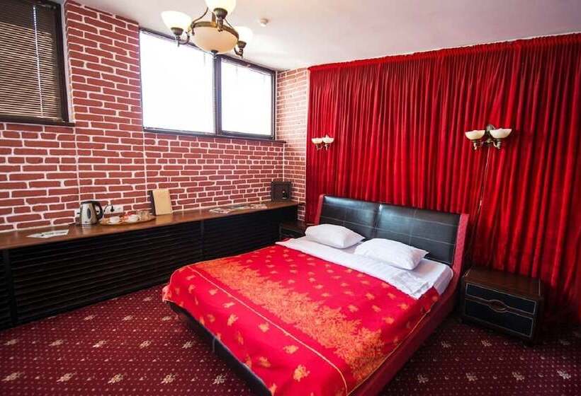 בית מלון כפרי Crystal Palace