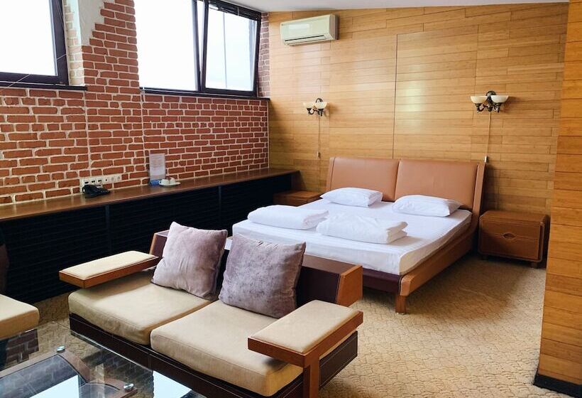 בית מלון כפרי Crystal Palace