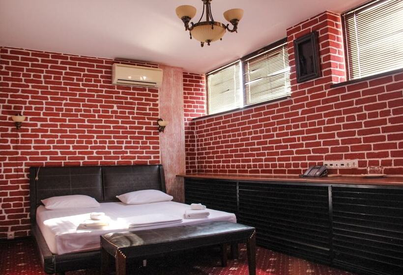 בית מלון כפרי Crystal Palace