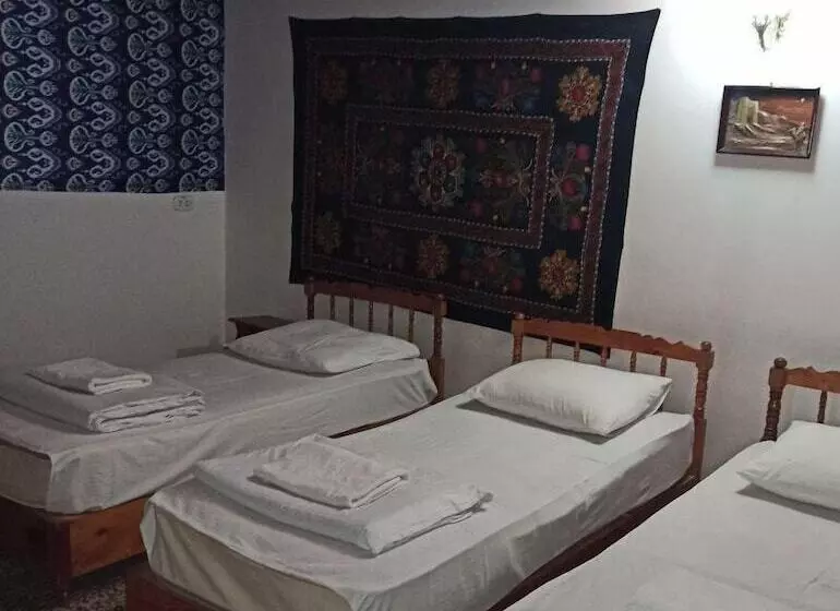 هتل Mekhtar Ambar  Caravan Sarai Xix