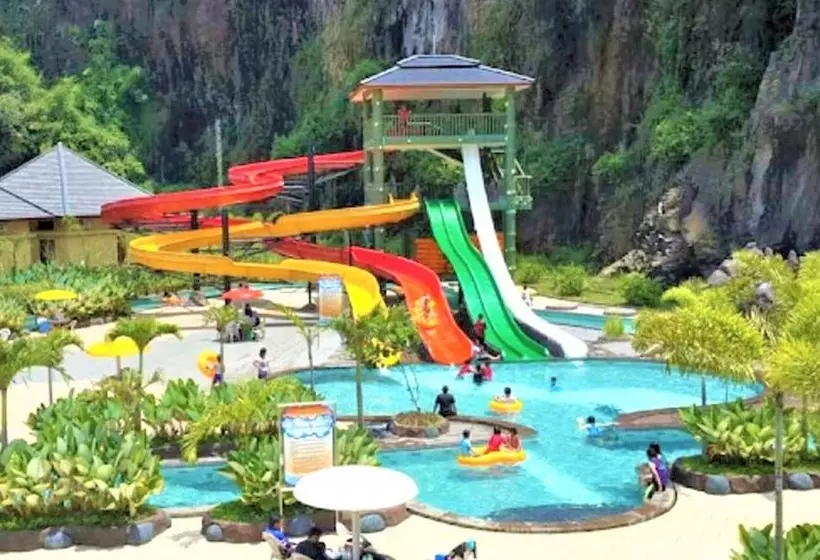 Hotelli Pesona Nirwana Resort By Zuzu