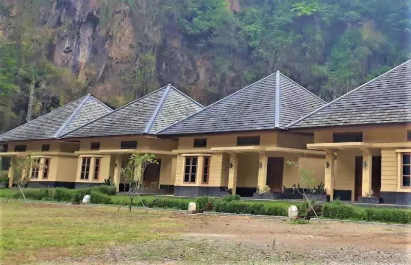 Hotelli Pesona Nirwana Resort By Zuzu