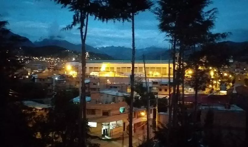 هتل Shumak Alpamayo Hostal Huaraz