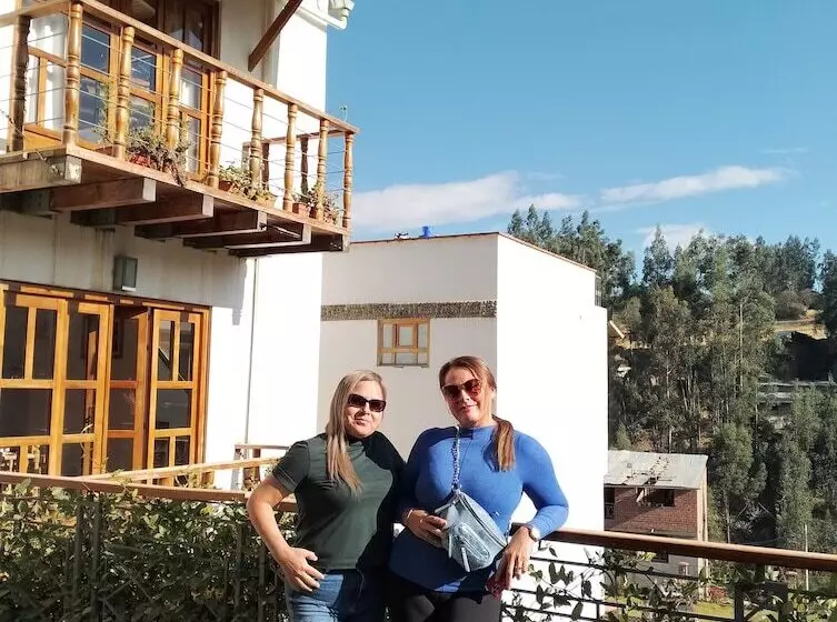 هتل Shumak Alpamayo Hostal Huaraz