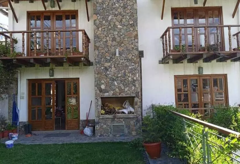 هتل Shumak Alpamayo Hostal Huaraz