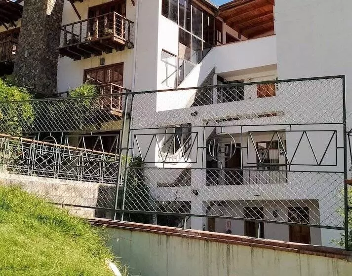 هتل Shumak Alpamayo Hostal Huaraz