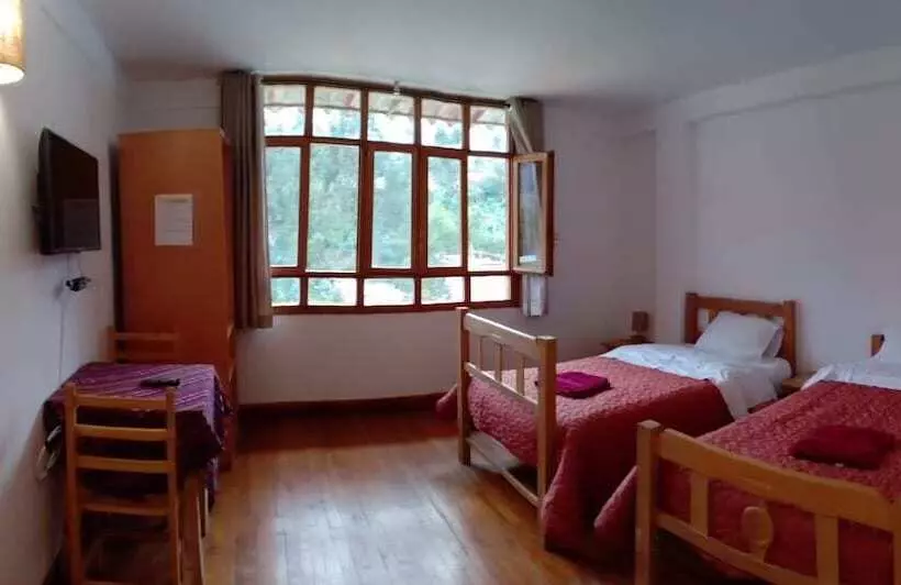 هتل Shumak Alpamayo Hostal Huaraz