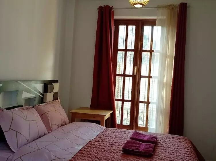 هتل Shumak Alpamayo Hostal Huaraz