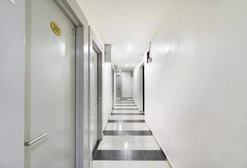 Manjung Inn Hotel By Oyo Rooms