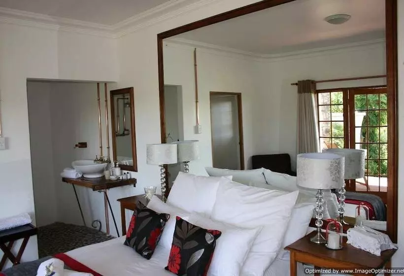 Majatalo African Vineyard Guest House