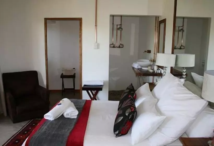 Majatalo African Vineyard Guest House