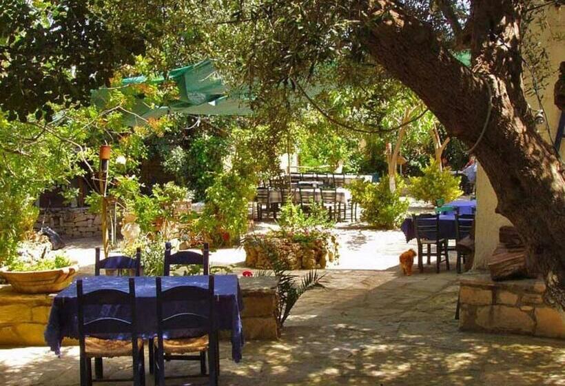 پانسیون 2 Houses And 2 Studios Small Group