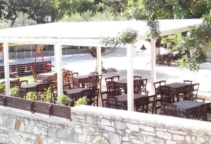 پانسیون 2 Houses And 2 Studios Small Group