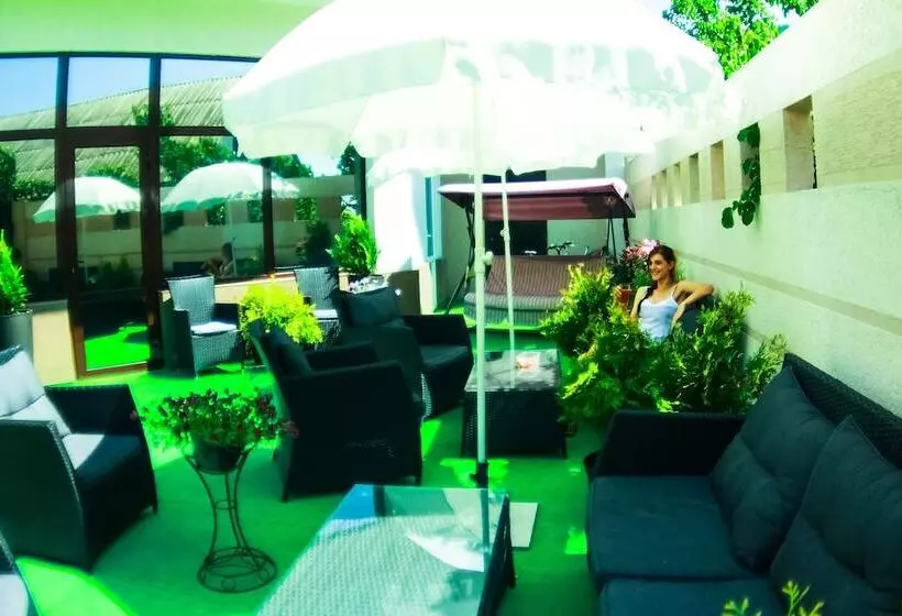 Majatalo Guest House Vingover