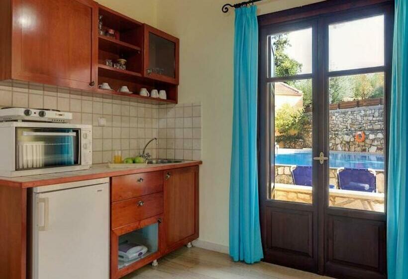 پانسیون 2 Houses And 2 Studios Small Group