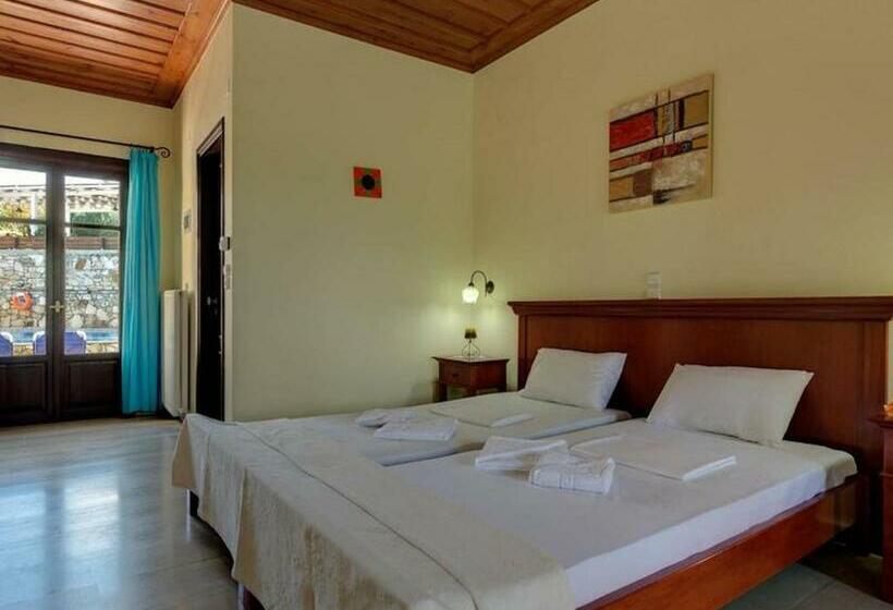 پانسیون 2 Houses And 2 Studios Small Group