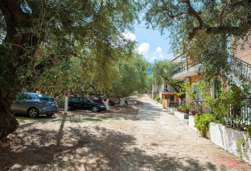 پانسیون Nikos Studios