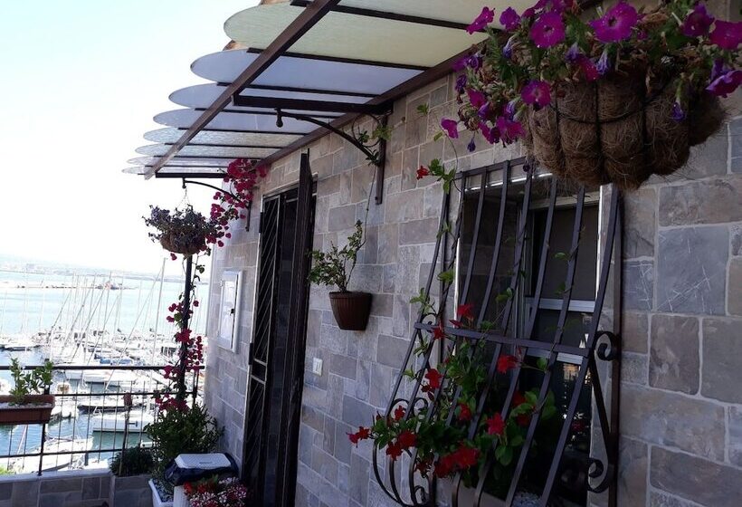 Пансион Siriana Open Space Penthouse