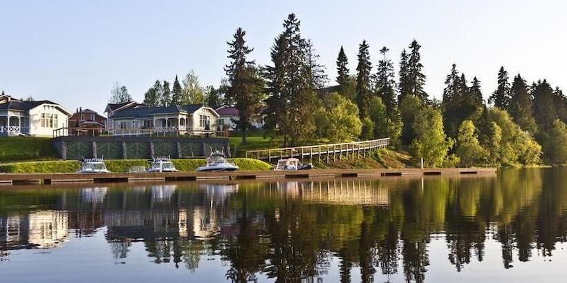 אתר נופש Ladozhskaya Usadba