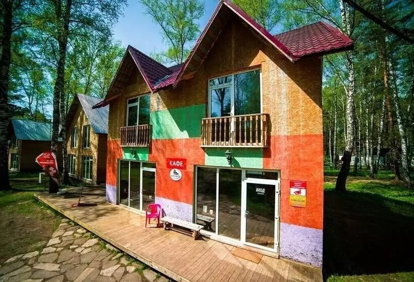 استراحتگاه Park Hotel Lesnica