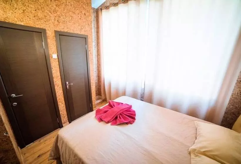استراحتگاه Park Hotel Lesnica