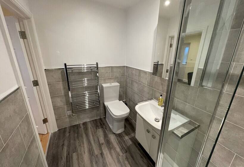 The Moon Inn At Stoney Middleton