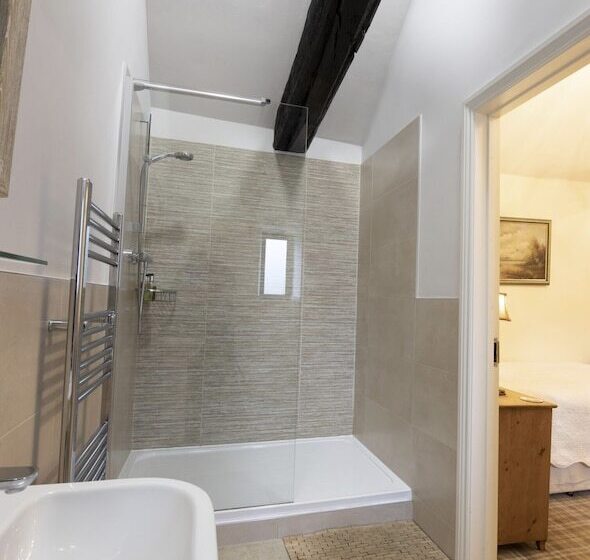 The Moon Inn At Stoney Middleton