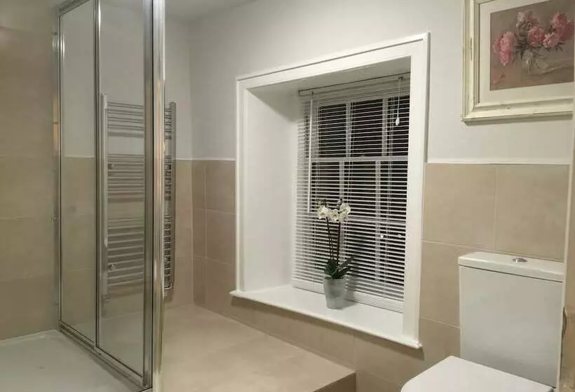 The Moon Inn At Stoney Middleton