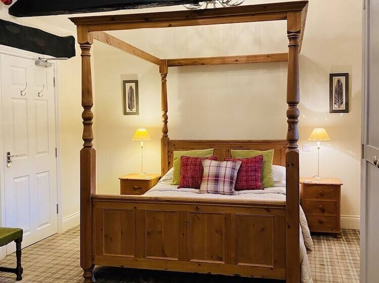 The Moon Inn At Stoney Middleton