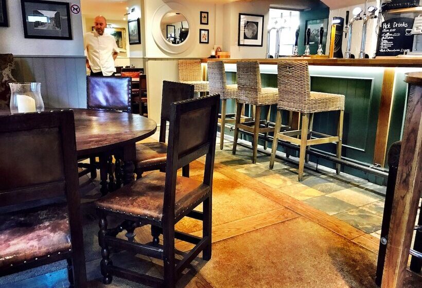 The Moon Inn At Stoney Middleton