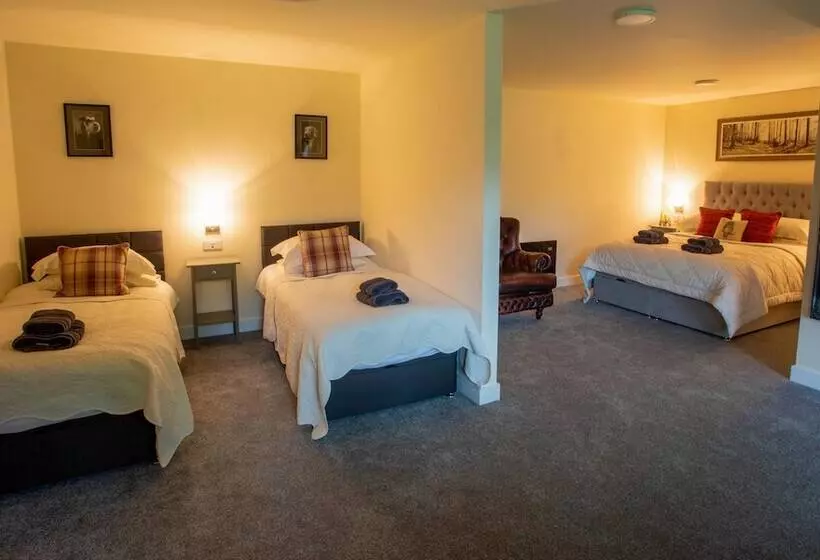 The Moon Inn At Stoney Middleton