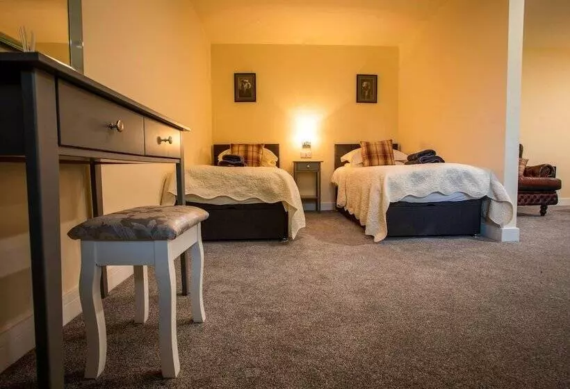 The Moon Inn At Stoney Middleton