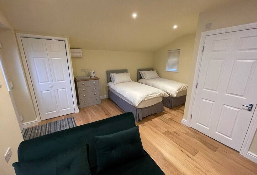 The Moon Inn At Stoney Middleton