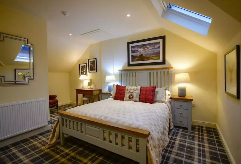 The Moon Inn At Stoney Middleton