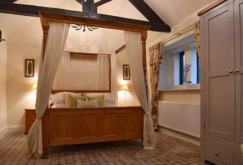 The Moon Inn At Stoney Middleton