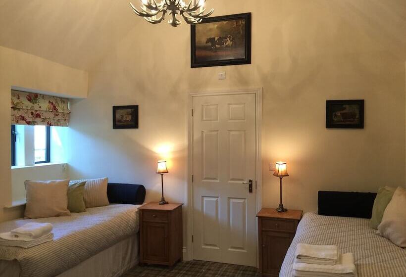 The Moon Inn At Stoney Middleton