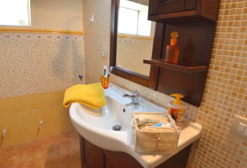 Tuscan Style Stone House With Private Pool And Wifi