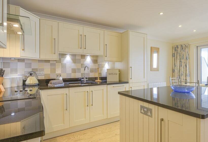 12 Burgh Island Causeway