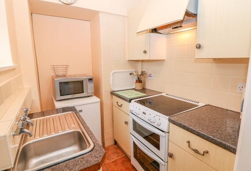 Bretton Mount Studio Flat