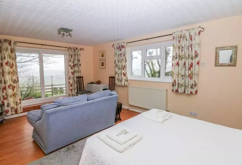 Bretton Mount Studio Flat