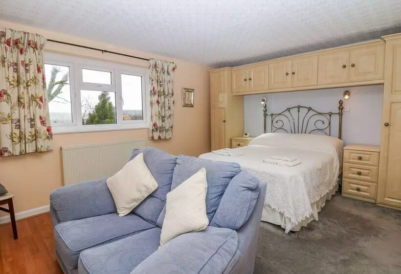 Bretton Mount Studio Flat