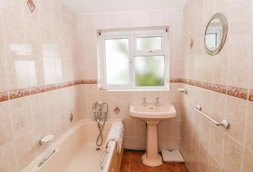 Bretton Mount Studio Flat