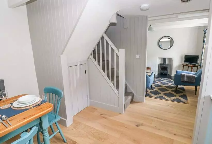 Elm Cottage