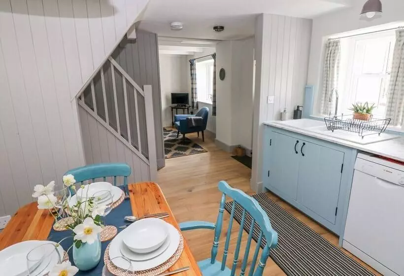Elm Cottage