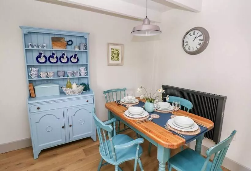 Elm Cottage