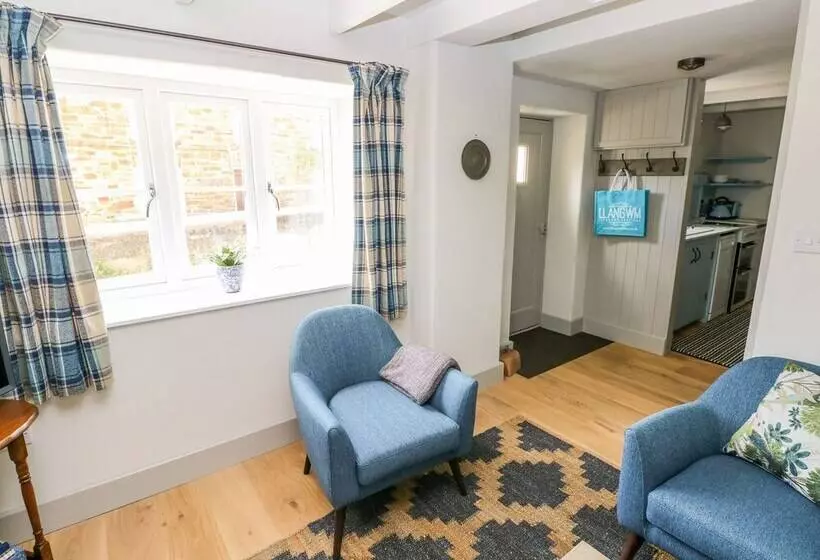Elm Cottage