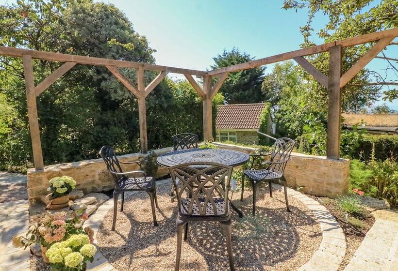 Fossil And The Cross Cottage