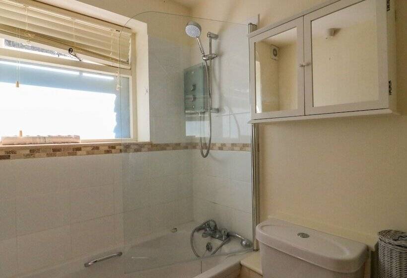 Fossil And The Cross Cottage